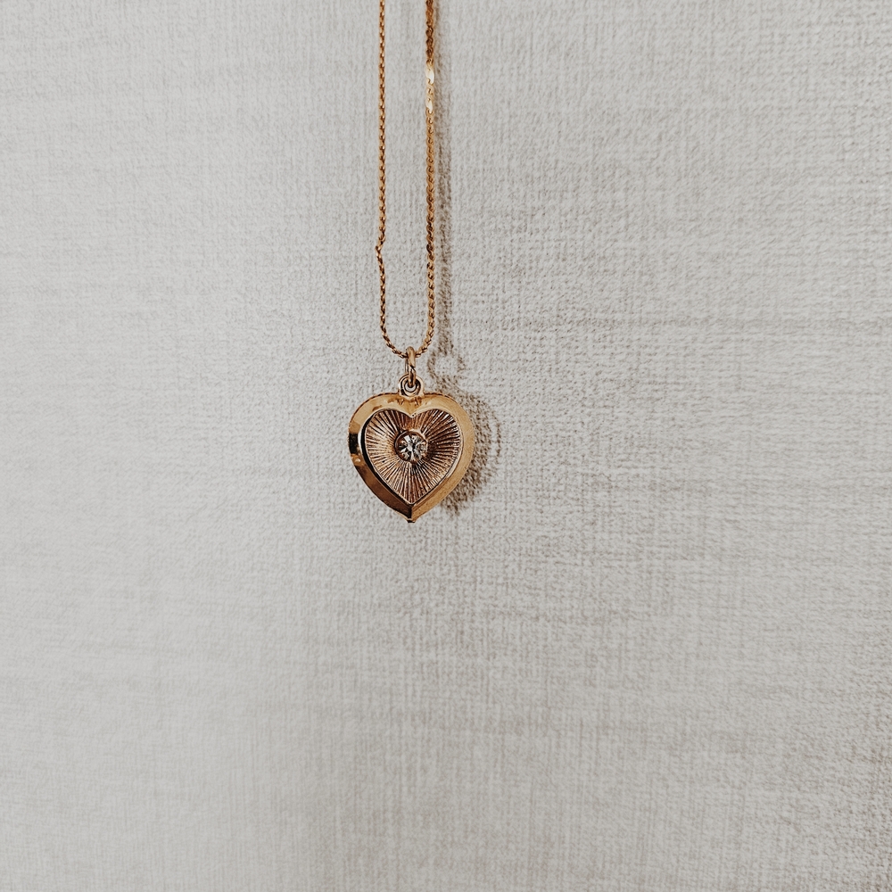 Gold Heart Pendant Necklace - Picture 3 of 4